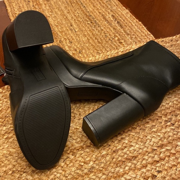 HOUSE OF HARLOW 1960
ANKLE PLATFORM
BOOTS BLACK NEW size 8/5. #2 - Picture 7 of 15